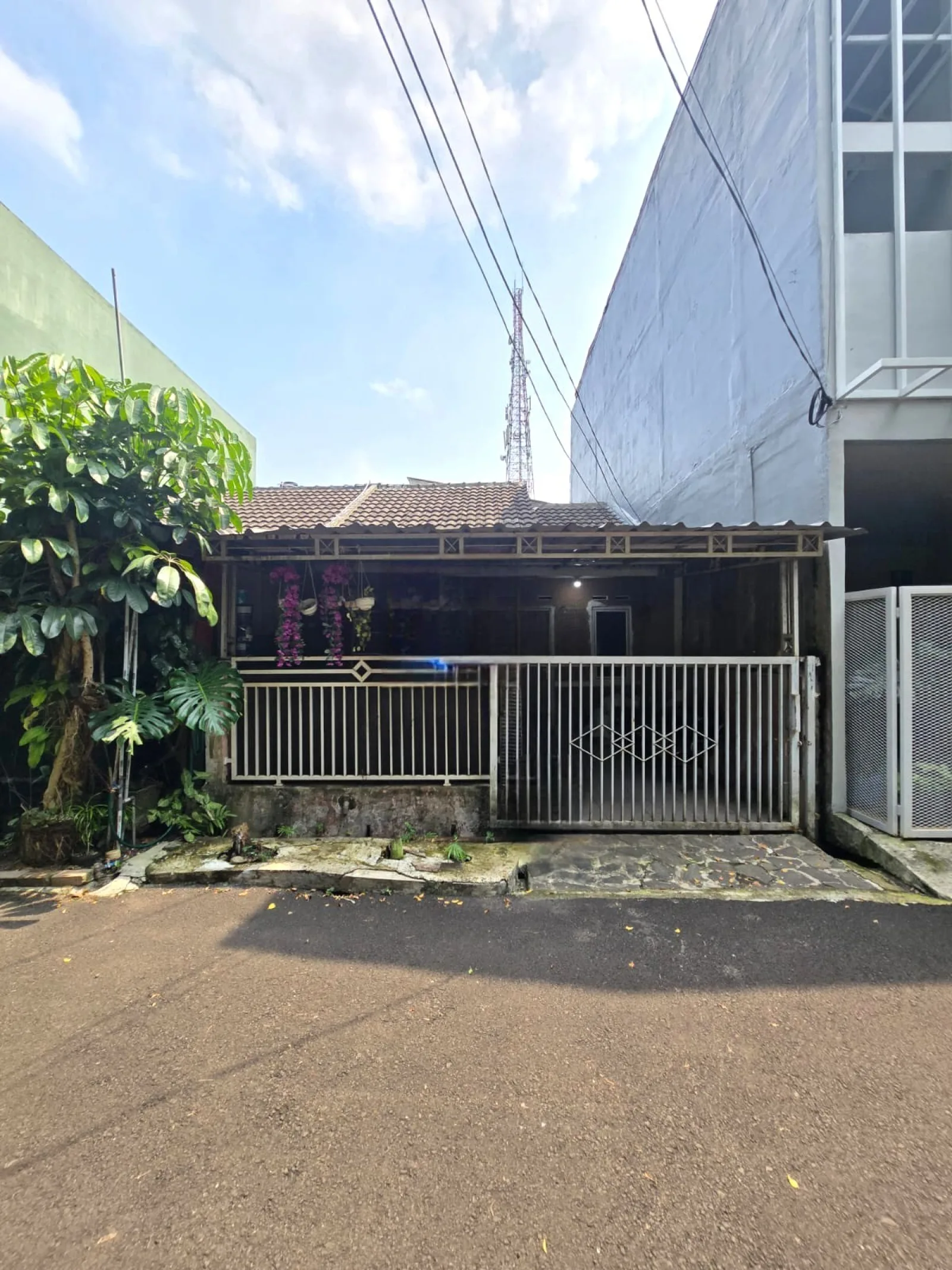 Rumah Dijual di Jombang Ciputat, 1 Lantai Siap Huni Harga Terjangkau SHM